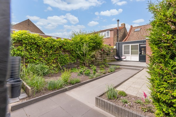 Foto - Verkocht onder voorbehoud: Karakteristiek pand nabij het historische centrum van Klundert